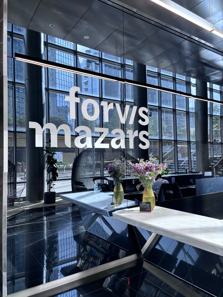 Accompagnement de Mazars sur la communication de sa marque employeur, dans le monde entier